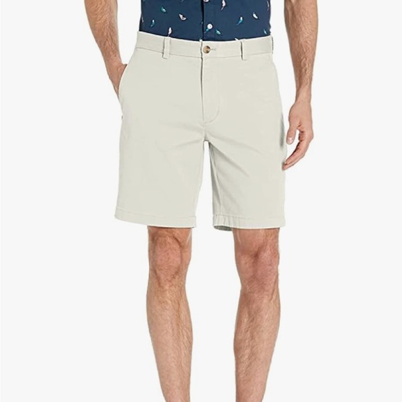 Vineyard Vines Men’s Breaker Shorts- khaki shorts size waist 33, 9” length - Picture 9 of 10